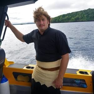 Meet your Posher, Levi